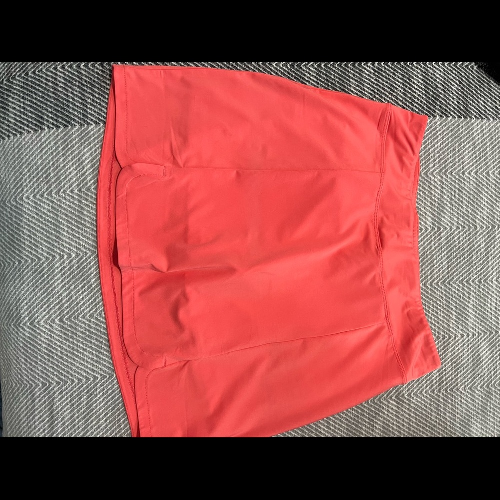 Medium Maggie Lane golf skort. Approximately 16” long. Worn a couple times.